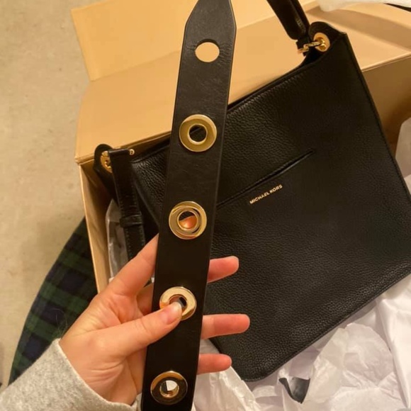 Michael Kors Purse - Never been used - Picture 4 of 10